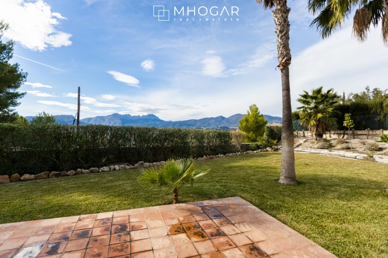 Rústica Elegancia - Casa de Campo a la venta en Benissa!